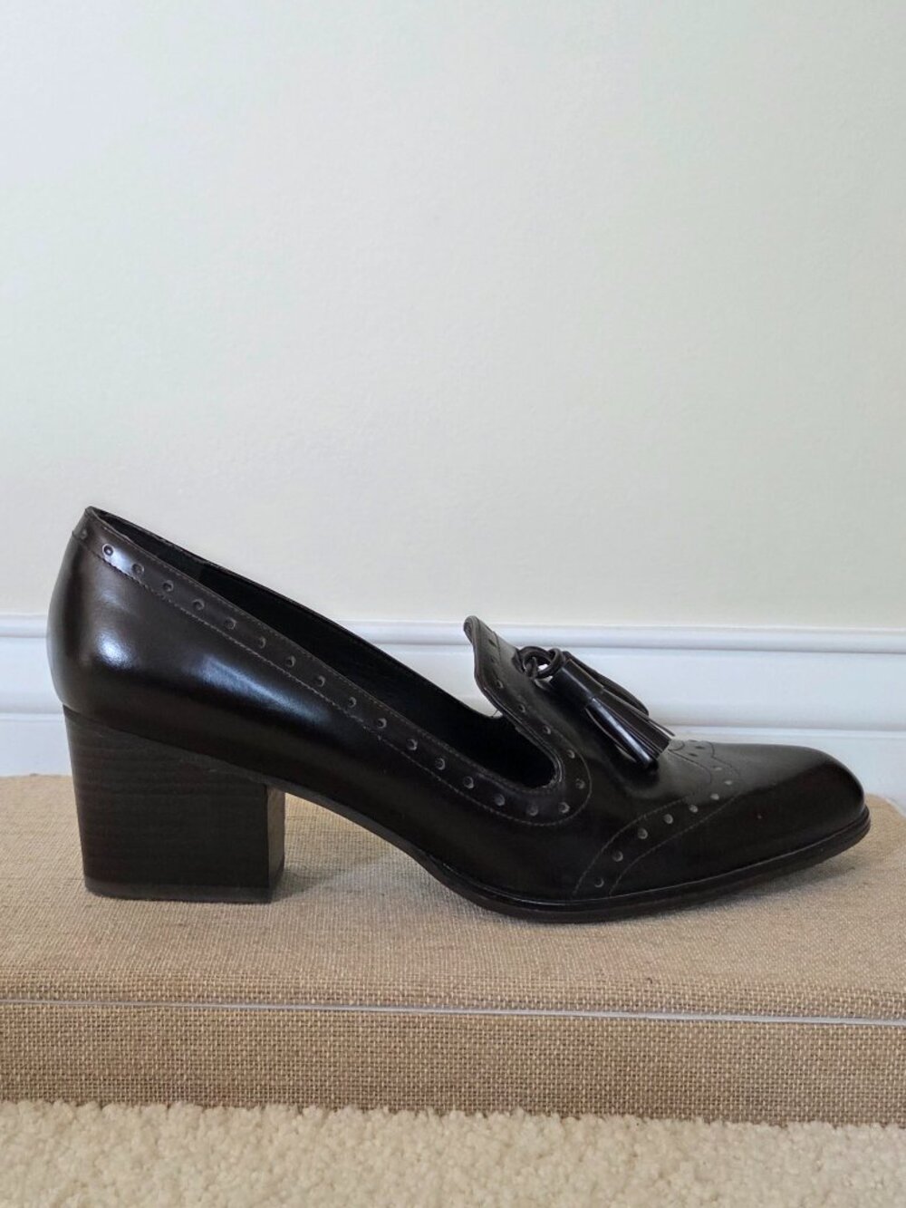 Stuart Weitzman Brown Leather Tassel Loafers Heels